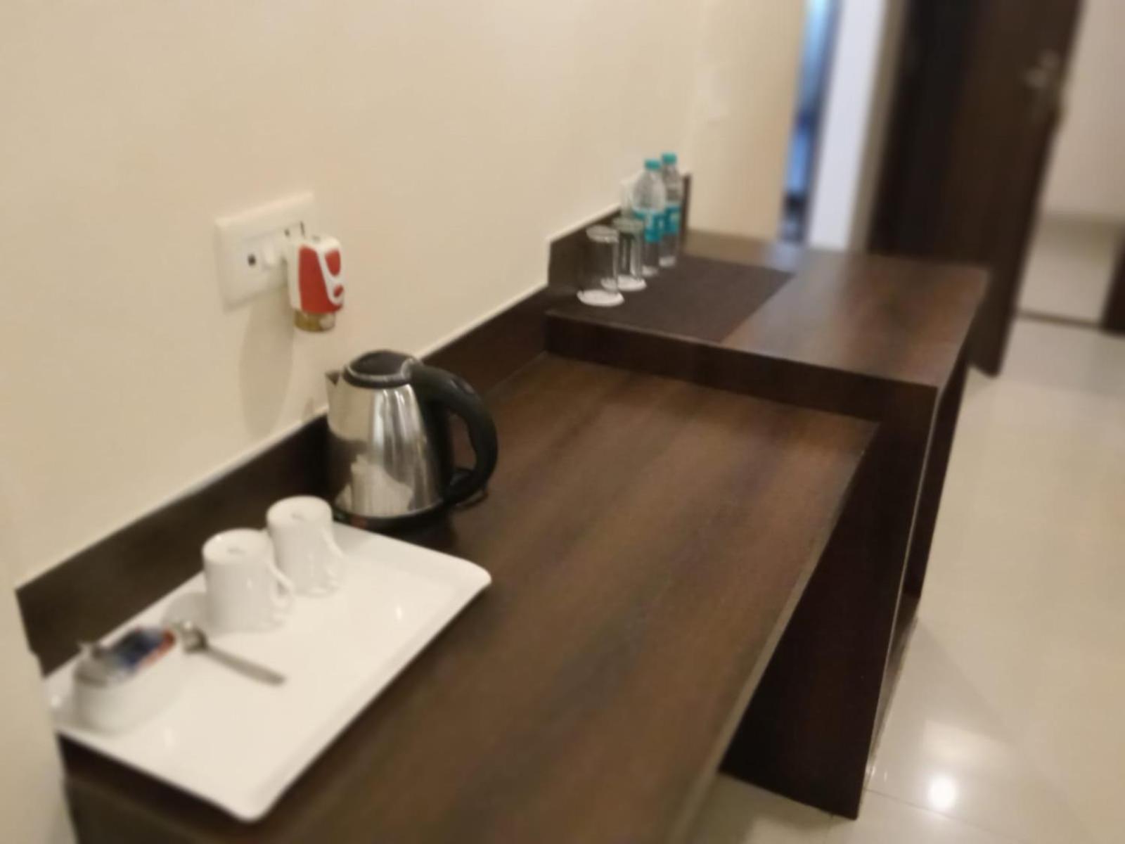 The Contour Hotel Guwahati Exterior foto