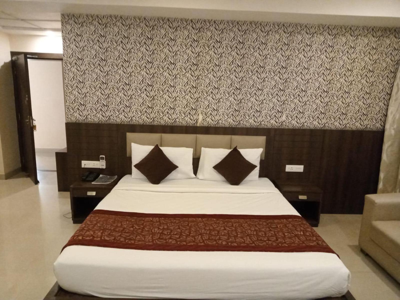 The Contour Hotel Guwahati Exterior foto